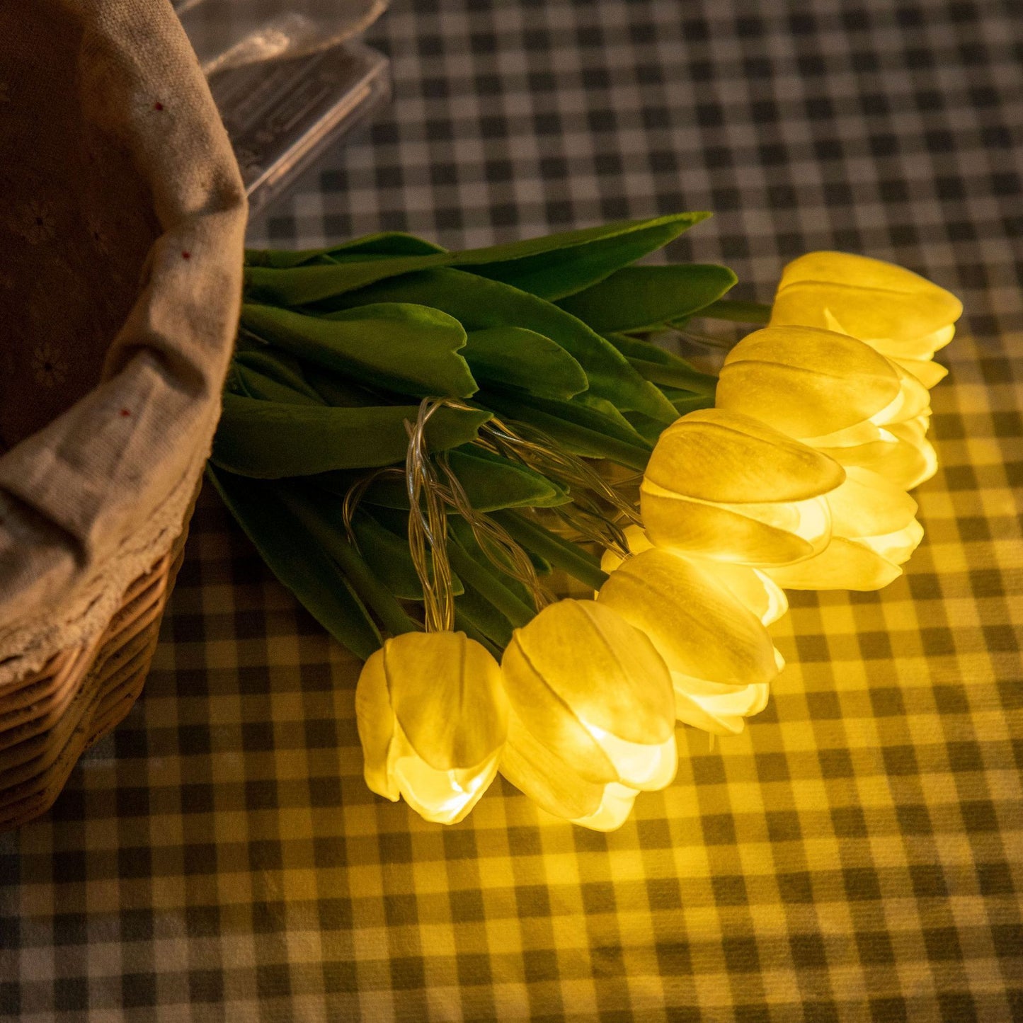 LED Tulip Chain